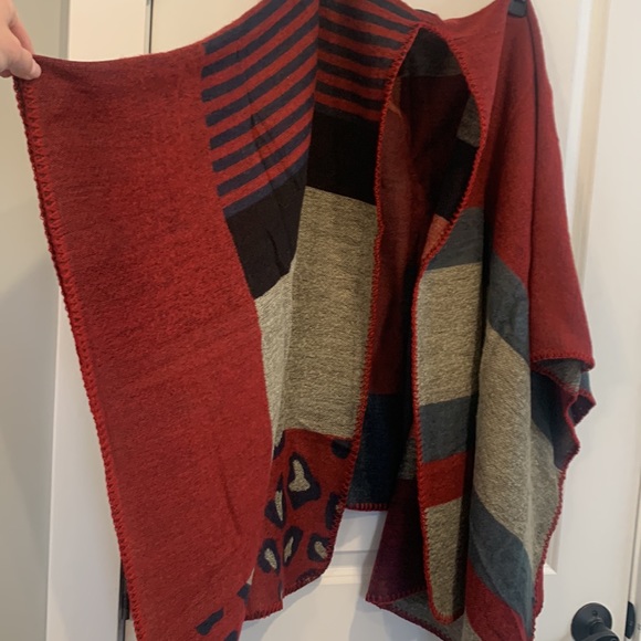 Wrap - NWT - Picture 4 of 11